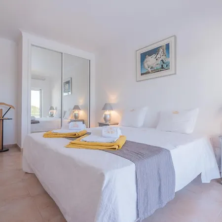 Luxe Parque Da Floresta Golf Villa